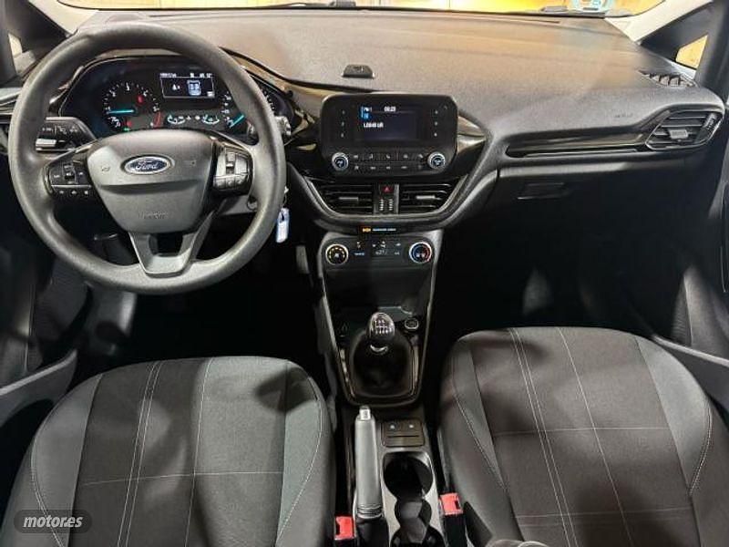Usado Ford Fiesta Trend 86 CV (63 kW) 2018 Blanco Utilitario