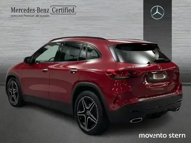 Käytetty Mercedes GLA200 150 HP (110 kW) 2020 Punainen Katumaasturi