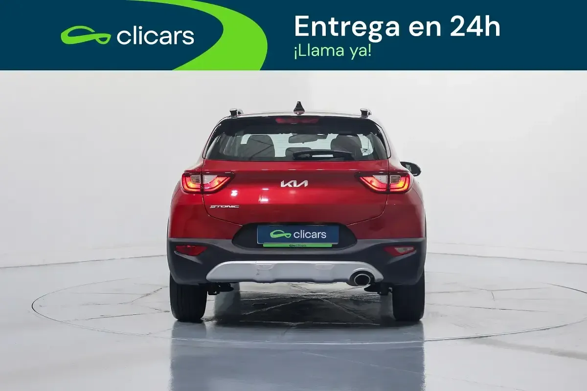 Usado Kia Stonic 84 CV (61 kW) 2022 Rojo SUV