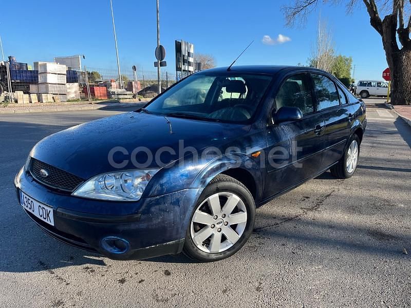 Azul Usado 2002 Ford Mondeo Ghia Berlina | 699 € (Super precio) - Imagen 1/4