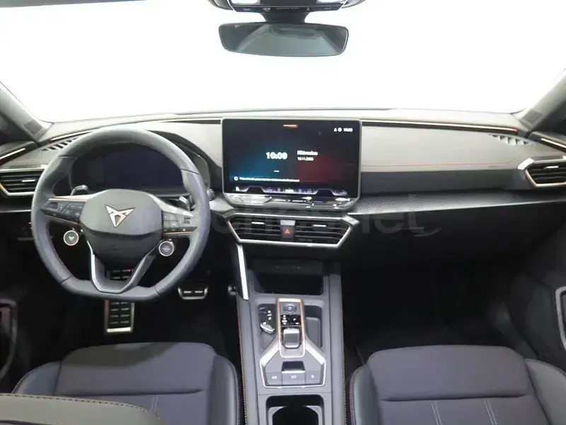 Usado Cupra Leon 204 CV (150 kW) 2025 Gris / plata Berlina