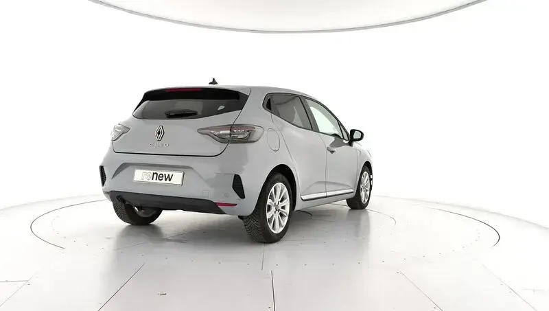 Usado Renault Clio V Evolution 100 CV (73 kW) 2025 Gris Berlina