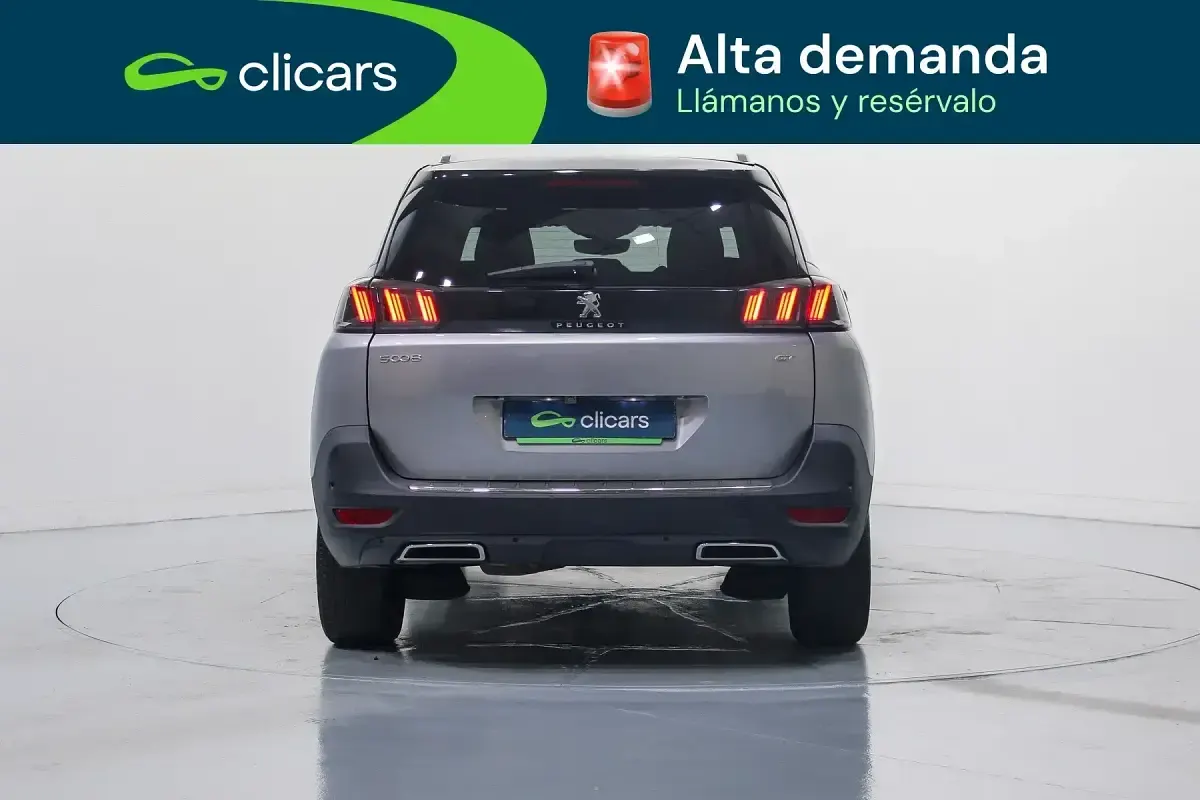 Usado Peugeot 5008 GTi 130 CV (95 kW) 2022 Gris SUV
