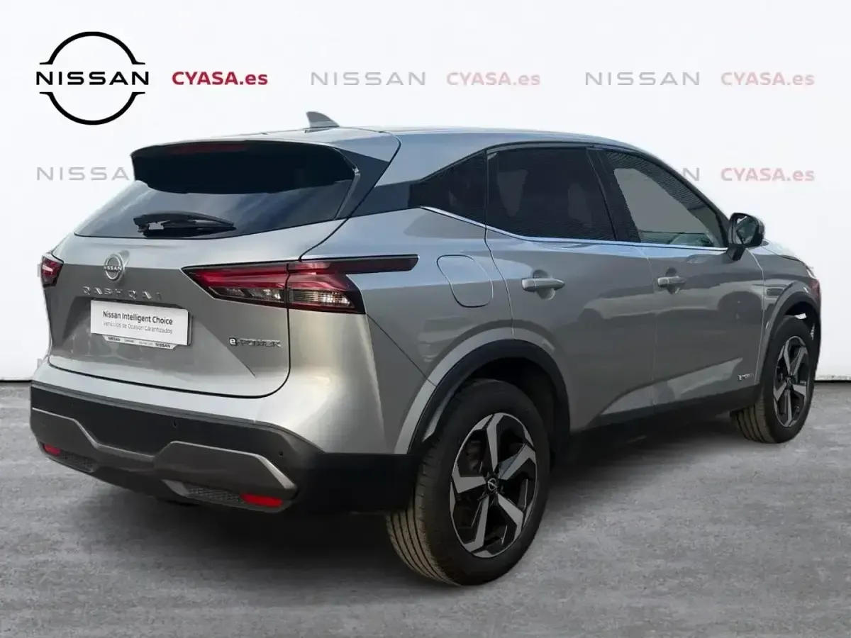 Begagnad Nissan Qashqai N-Connecta 190 HK (139 kW) 2023 Grå SUV
