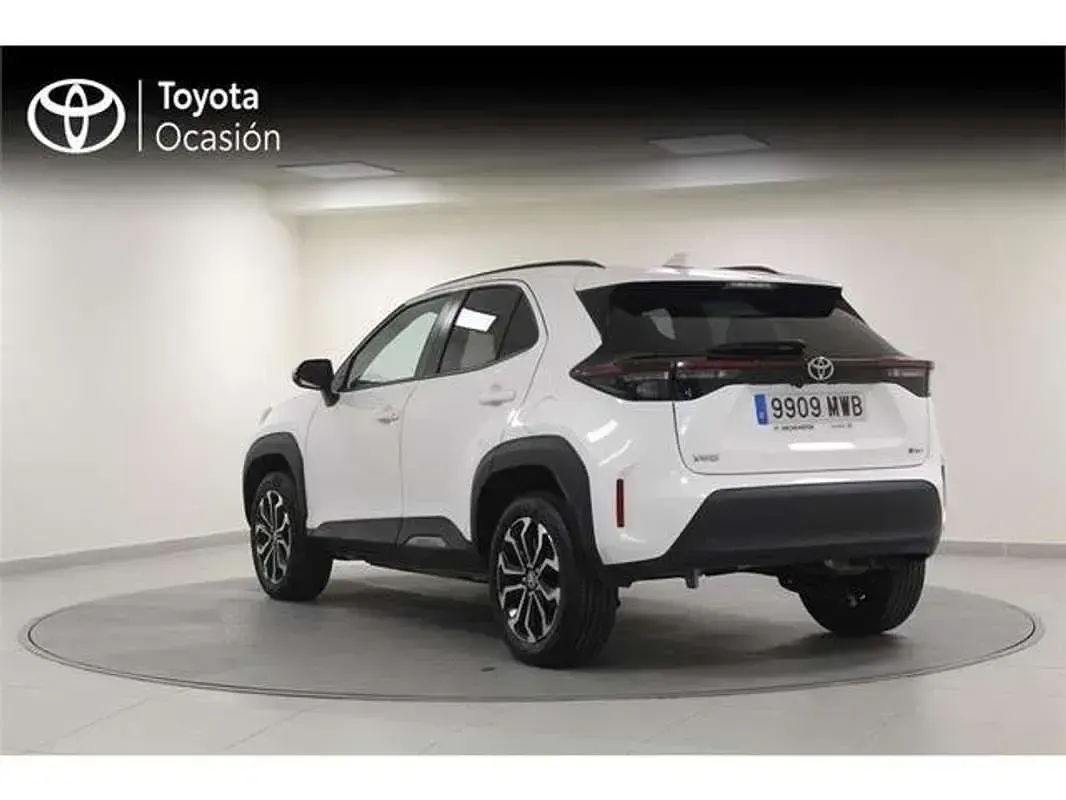Usado Toyota Yaris Cross Active 116 CV (85 kW) 2024 Blanco SUV