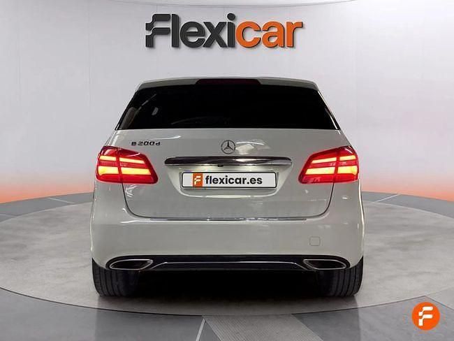 Usado Mercedes B200 136 CV (100 kW) 2017 Blanco Monovolumen