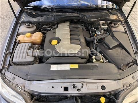 Usado Opel Omega Elegance 150 CV (110 kW) 2001 Gris / plata Berlina