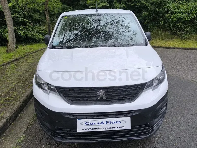 Usado Peugeot Rifter Access 100 CV (73 kW) 2020 Blanco Monovolumen
