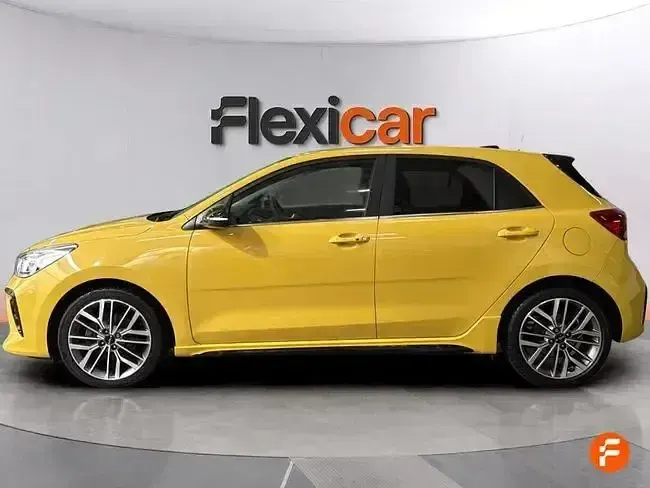 Usado Kia Rio GT-Line 100 CV (73 kW) 2023 Amarillo