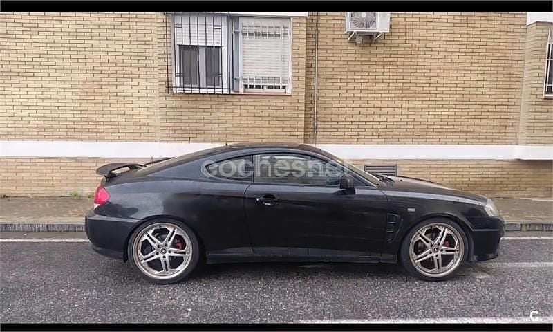 Usado Hyundai Coupé 105 CV (77 kW) 2005 Negro Coupe