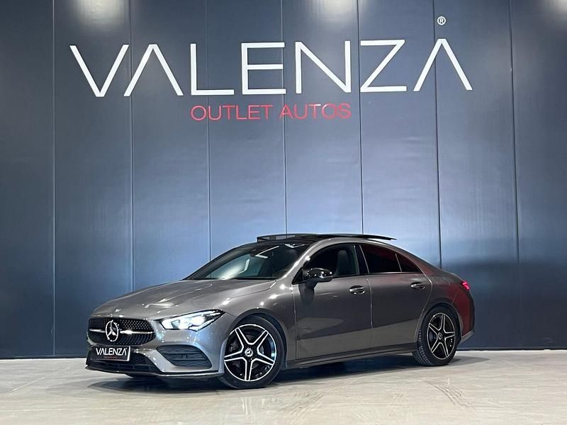 Gris / plata Usado 2020 Mercedes CLA180 AMG Berlina | 29.900 € (Un poco caro) - Imagen 1/4
