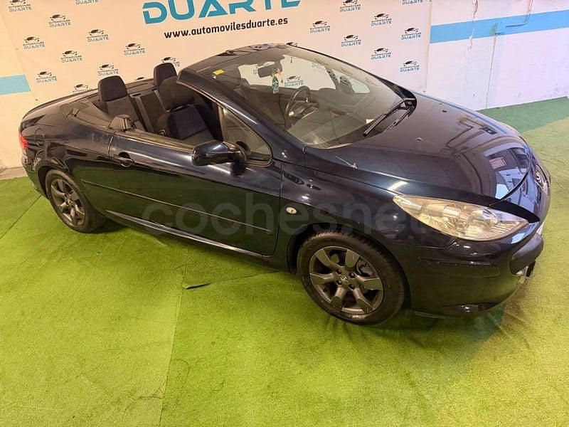 Usado Peugeot 307 CC 143 CV (105 kW) 2008 Azul Descapotable