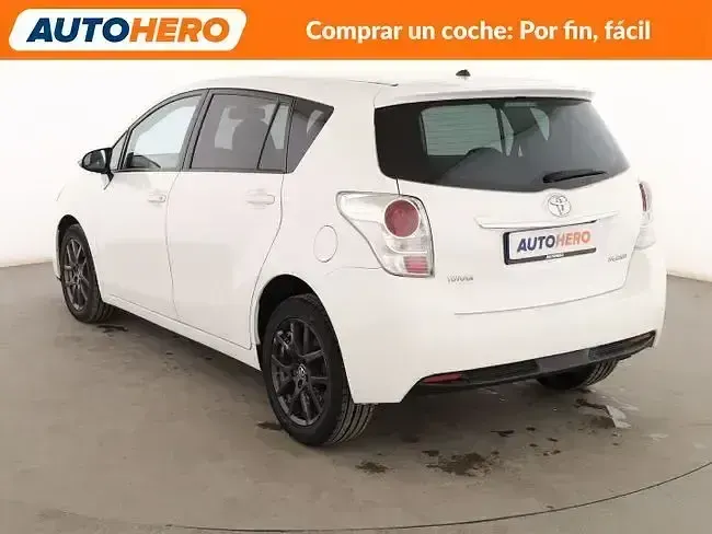 Usado Toyota Verso Comfort 112 CV (82 kW) 2015 Blanco Monovolumen