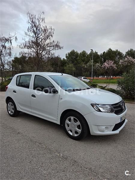 Usado Dacia Sandero Ambiance 75 CV (55 kW) 2015 Blanco Berlina