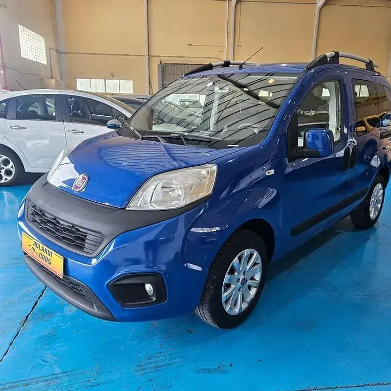 Usado Fiat Qubo Lounge 77 CV (56 kW) 2019 Azul Monovolumen