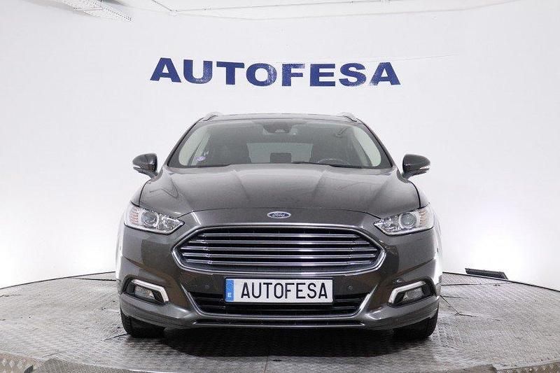 Usado Ford Mondeo Titanium 160 CV (117 kW) 2016 Negro Familiar