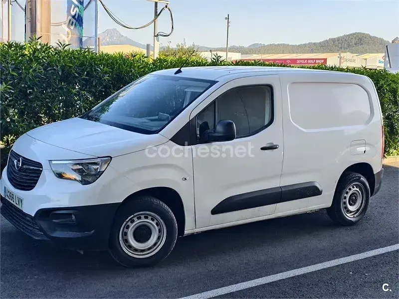 Usado Opel Combo 100 CV (73 kW) 2024 Blanco Monovolumen