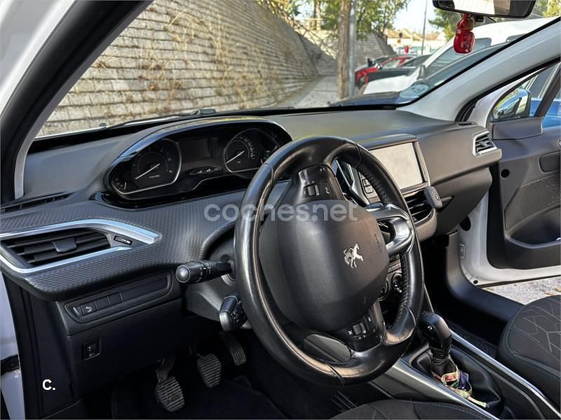 Usado Peugeot 2008 Style 100 CV (73 kW) 2017 Blanco SUV