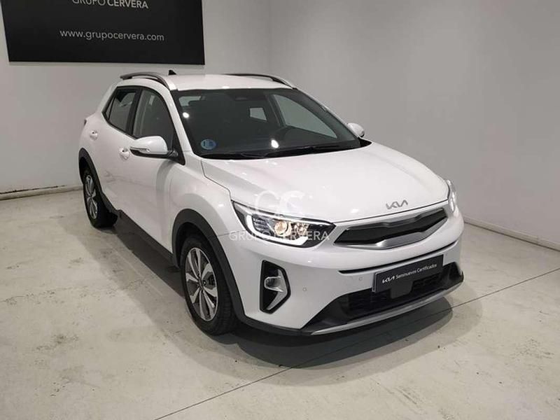 Usado Kia Stonic 101 CV (74 kW) 2024 Blanco SUV