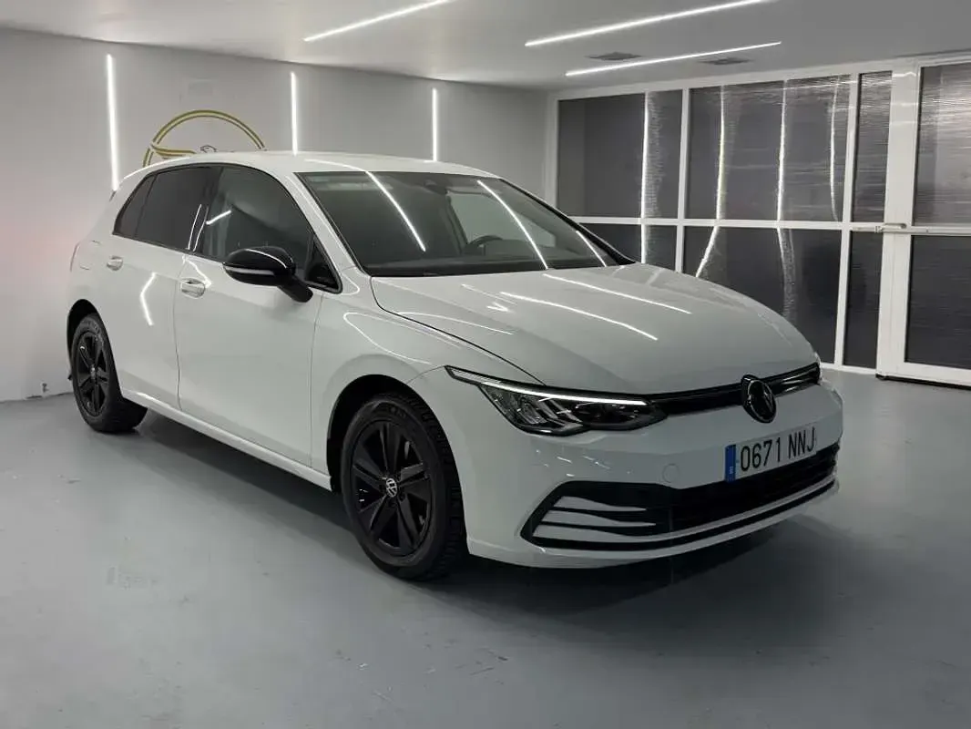 Usado VW Golf VIII Sportline 131 CV (96 kW) 2020 Blanco Berlina