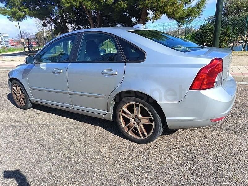 Usado Volvo S40 Momentum 125 CV (91 kW) 2009 Gris / plata Berlina