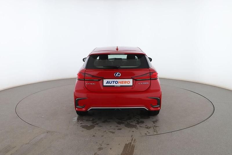 Usado Lexus CT200h Executive Line 136 CV (100 kW) 2018 Rojo Utilitario