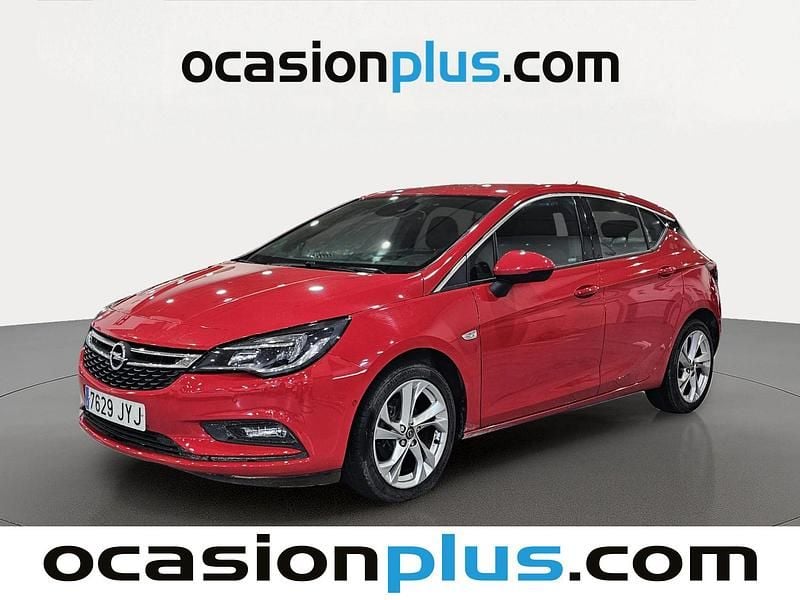 Usado Opel Astra Dynamic 125 CV (91 kW) 2017 Rojo Utilitario