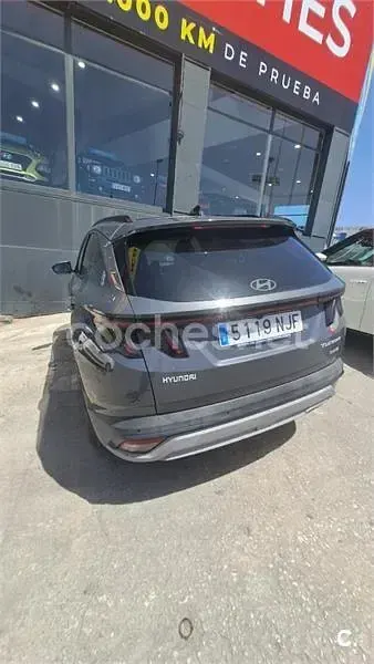 Usado Hyundai Tucson 215 CV (158 kW) 2025 Gris / plata SUV