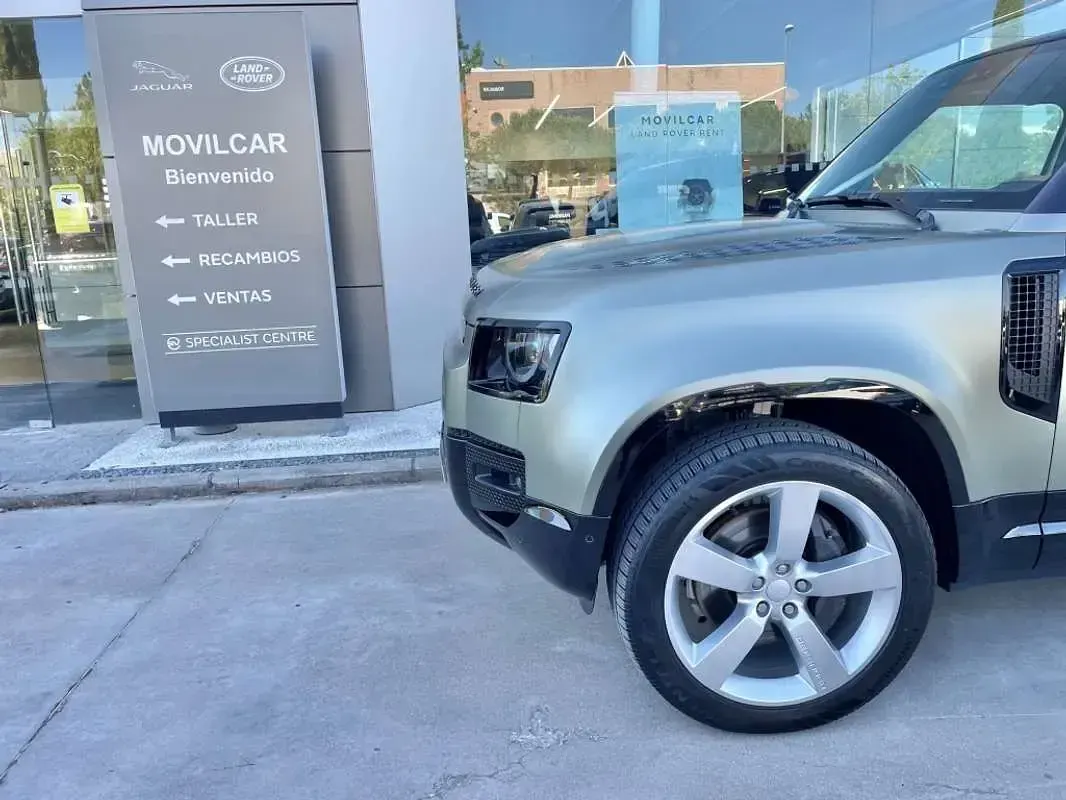 Occasion Land Rover Defender HSE Dynamic 400 PK (294 kW) 2025 Groen SUV