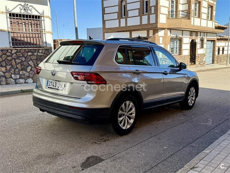 Gris / plata Usado 2017 VW Tiguan Sportline SUV | 16.500 € (Super precio) - Imagen 1/4