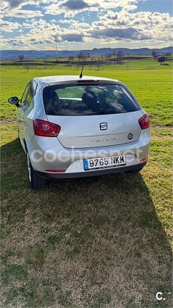 Usado Seat Ibiza Sport 85 CV (62 kW) 2010 Gris / plata Berlina