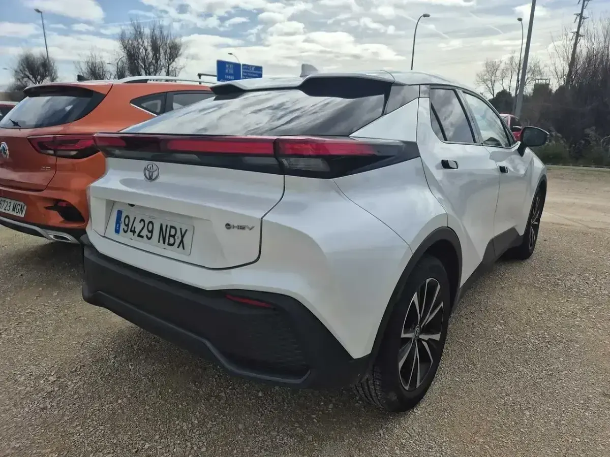 Usado Toyota C-HR Advance 140 CV (102 kW) 2025 Blanco SUV