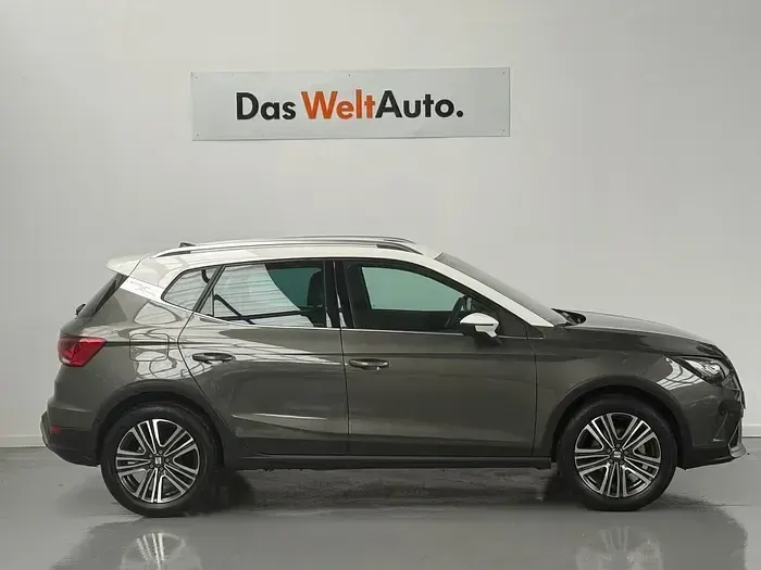 Usado Seat Arona Xperience 115 CV (84 kW) 2025 Gris SUV