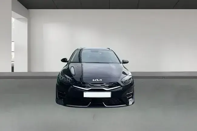 Usado Kia Ceed 141 CV (103 kW) 2024 Negro Utilitario