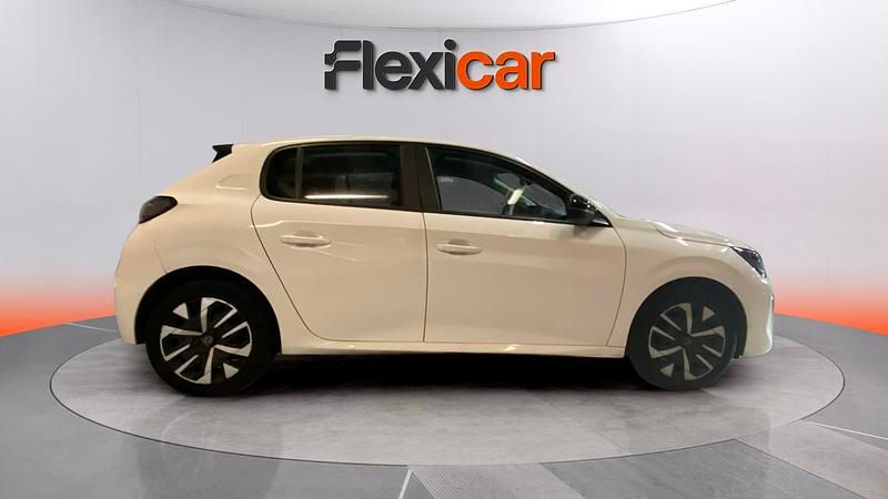 Begagnad Peugeot 208 Active 102 HK (75 kW) 2024 Vit Halvkombi