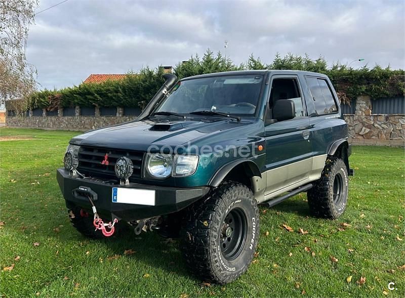 Verde Usado 2001 Mitsubishi Montero SUV | 11.900 € - Imagen 1/4