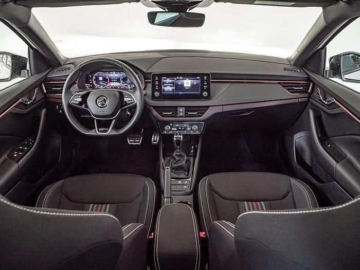 Usado Skoda Scala Monte Carlo 115 CV (84 kW) 2024 Blanco Utilitario