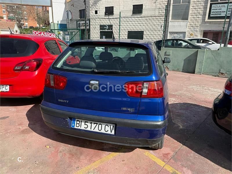 Usado Seat Ibiza Sport 90 CV (66 kW) 2000 Azul Utilitario