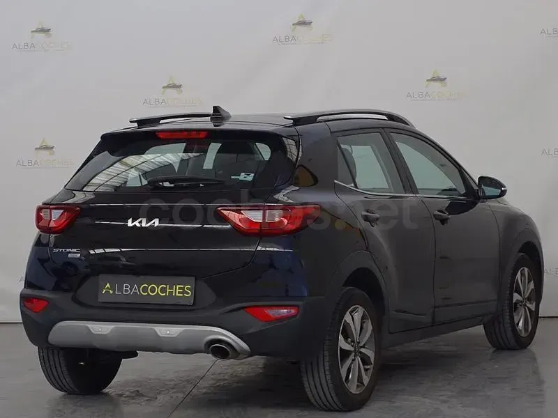 Usado Kia Stonic 100 CV (73 kW) 2022 Negro SUV