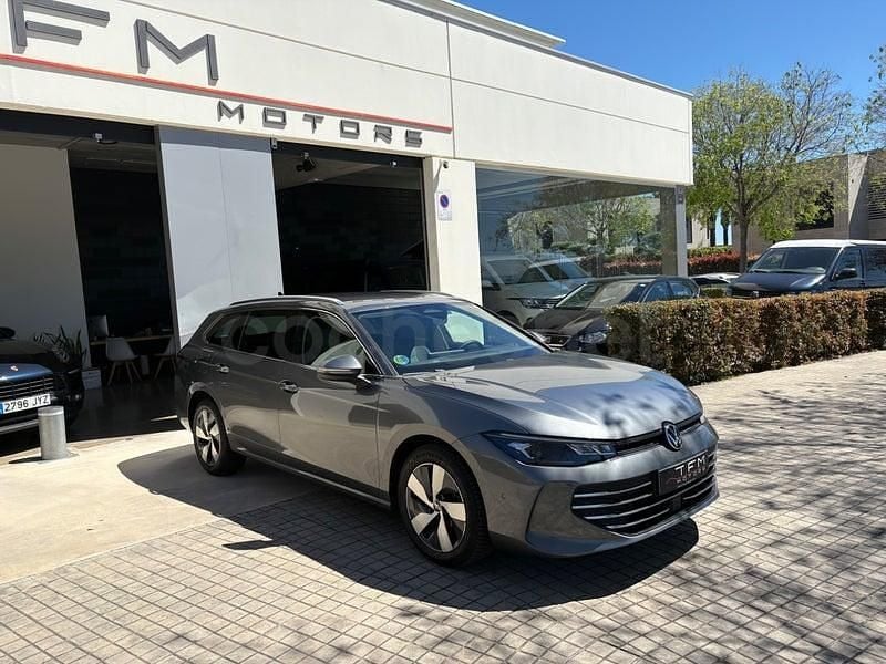 Usado VW Passat 150 CV (110 kW) 2025 Gris / plata Familiar