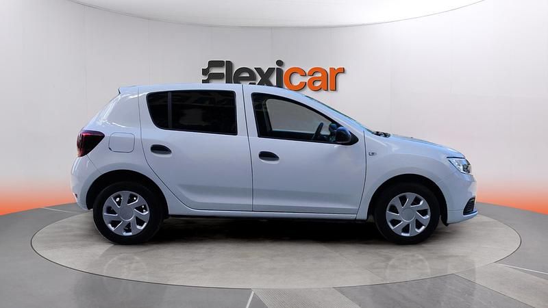 Usado Dacia Sandero Ambiance 75 CV (55 kW) 2017 Blanco Berlina