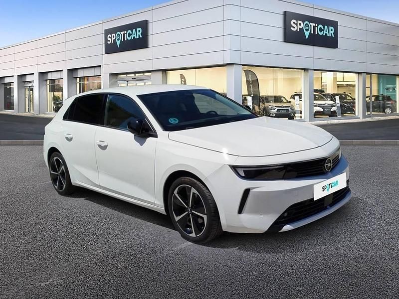 Usado Opel Astra Elegance 130 CV (95 kW) 2022 Blanco Berlina