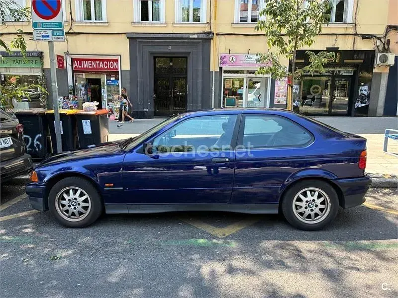 Usado BMW 316 102 CV (75 kW) 1998 Azul Berlina