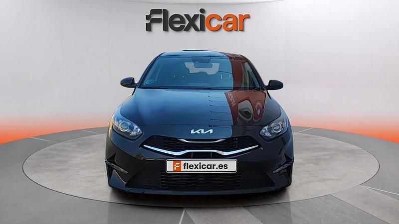 Używany Kia Ceed 136 KM (100 kW) 2023 Czarny Hatchback