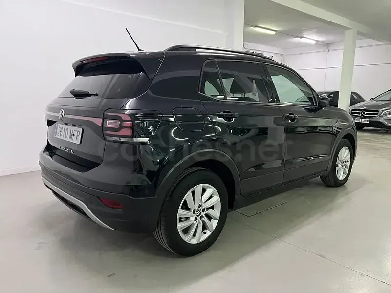 Usado VW T-Cross Sportline 110 CV (80 kW) 2023 Negro SUV