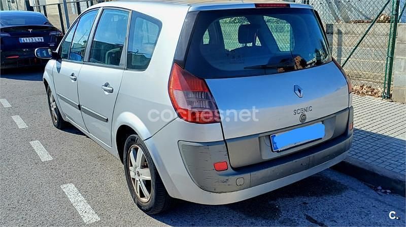 Usado Renault Scénic II Dynamique 120 CV (88 kW) 2005 Gris / plata Monovolumen