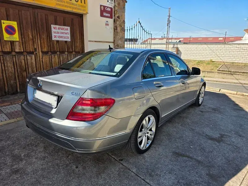 Usado Mercedes C200 Avantgarde 136 CV (100 kW) 2008 Beige Berlina