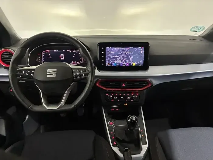 Usado Seat Arona FR 115 CV (84 kW) 2025 Negro SUV