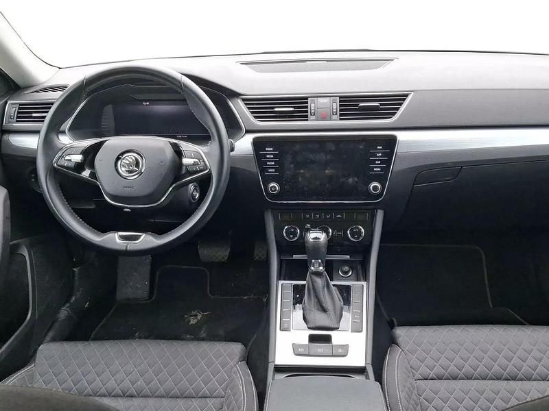 Usado Skoda Superb Ambition 150 CV (110 kW) 2022 Familiar