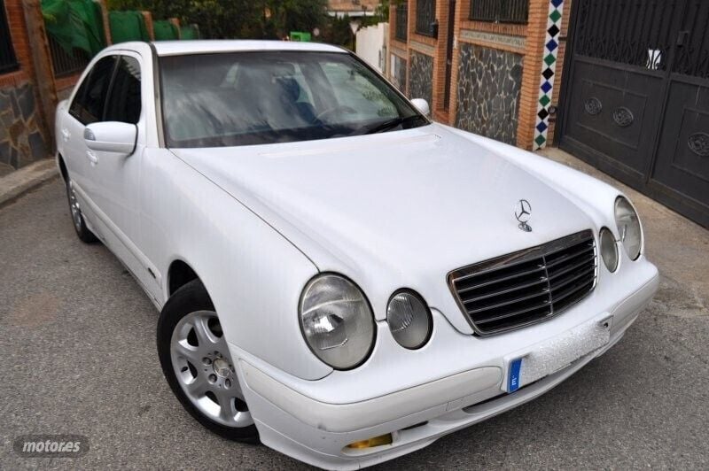 Occasion Mercedes E200 Elegance 122 PK (89 kW) 2001 Wit Sedan